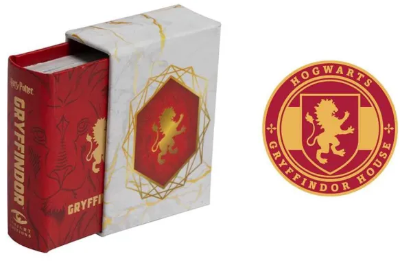 Harry Potter: Gryffindor Tiny Book and Pin Set